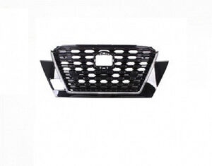 Nissan Kicks Grille Painted Black/Chrome Outer Molding Without Camera For S/Sv 2021-2024/Play 2025 Capa