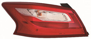 Nissan Tail Light Tail Light Driver Side Tail Light Altima 2016-2017 (DOES NOT FIT Sr Models)