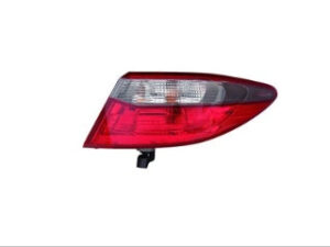 Toyota Camry Tail Light Passenger Side Smoked Lens For Special Edition 2016