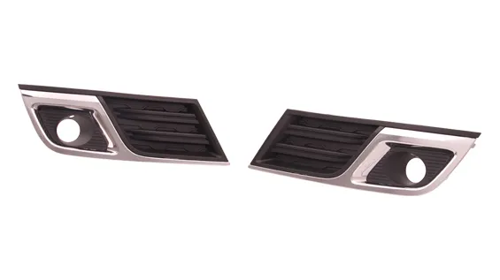 Chevrolet Traverse Fog Lamp Bezel Front Driver Side Matte Black With chrome Mldg Lt Model 2013-2017