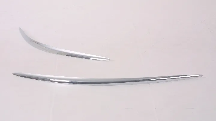 Buick Allure/Lacrosse Bumper Molding Front Passenger Side Chrome 2005-2009