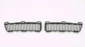 Pontiac VIBE Grille Lower Driver Side 2003-2004
