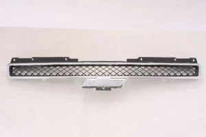 Chevrolet Avalanche 2007-2013/Suburban 2007-2014/Tahoe 2007-2014 Grille Upper Chrome With black Frame