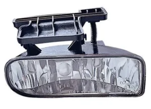 GMC Sierra Pickup 1999-2002/Yukon 2000-2006/Yukon XL 2000-2006 Fog Lamp Front Driver Side Excludes Denali