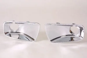 Saturn VUE Fog Lamp Bezel Front Passenger Side With FOG Lamp Hole Chrome Without Red Line 2006-2007