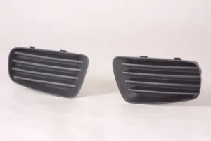 Saturn VUE Fog Lamp Cover Front Passenger Side 2006-2007