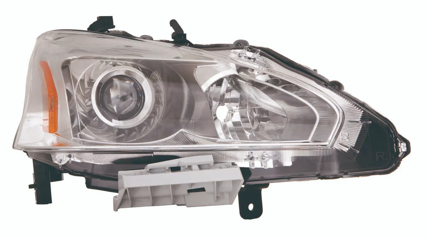 Nissan Altima Head Lamp Passenger Side Halogen High Quality 2013-2015