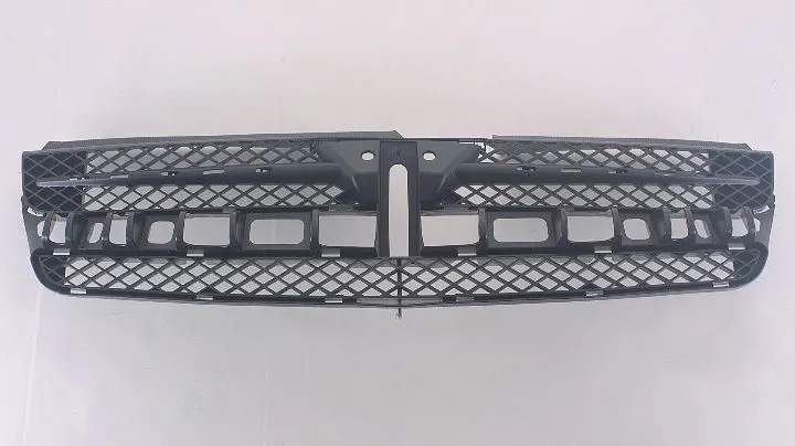 Toyota Sienna Grille Chrome/black 2004-2005