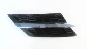 Toyota RAV4 Grille Driver Side With chrome Molding 2013-2015