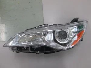 Toyota Camry/Camry Hybrid Head Lamp Driver Side Halogen LE/XLE Chrome Bezel Without LED Kentucky Built CAPA Certified 2015-2017