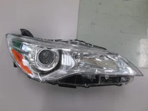 Toyota Camry/Camry Hybrid Head Lamp Passenger Side Halogen LE/XLE Chrome Bezel Without LED Kentucky Built High Quality 2015-2017
